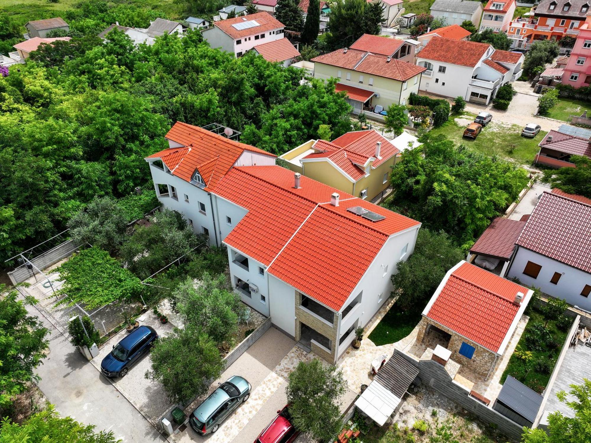 Apartments Kika Nin Exterior foto