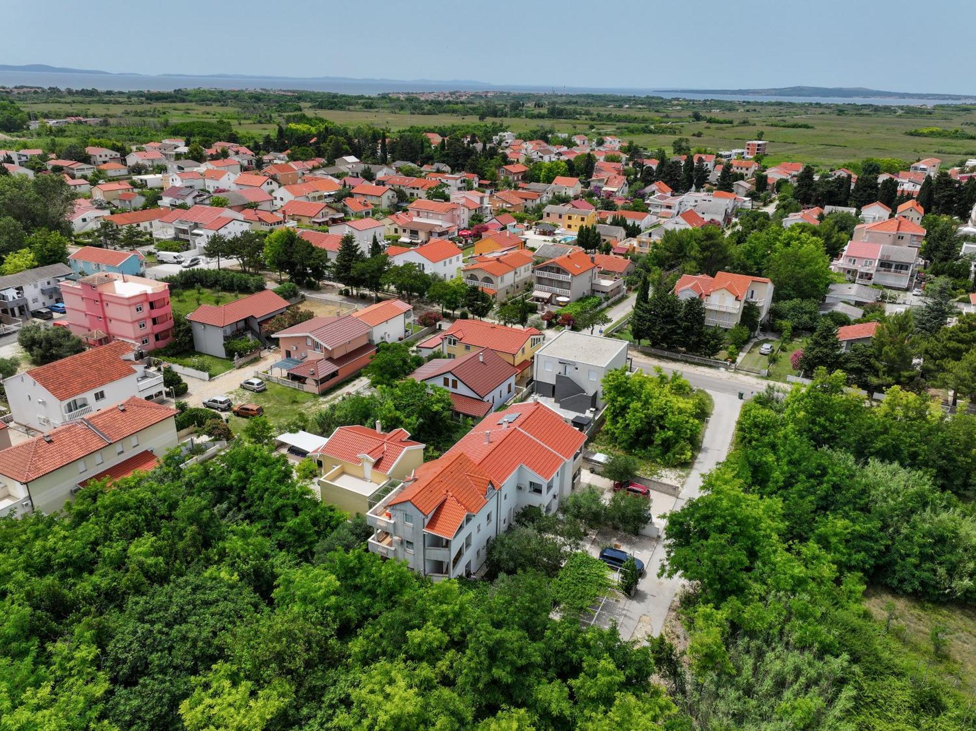 Apartments Kika Nin Exterior foto