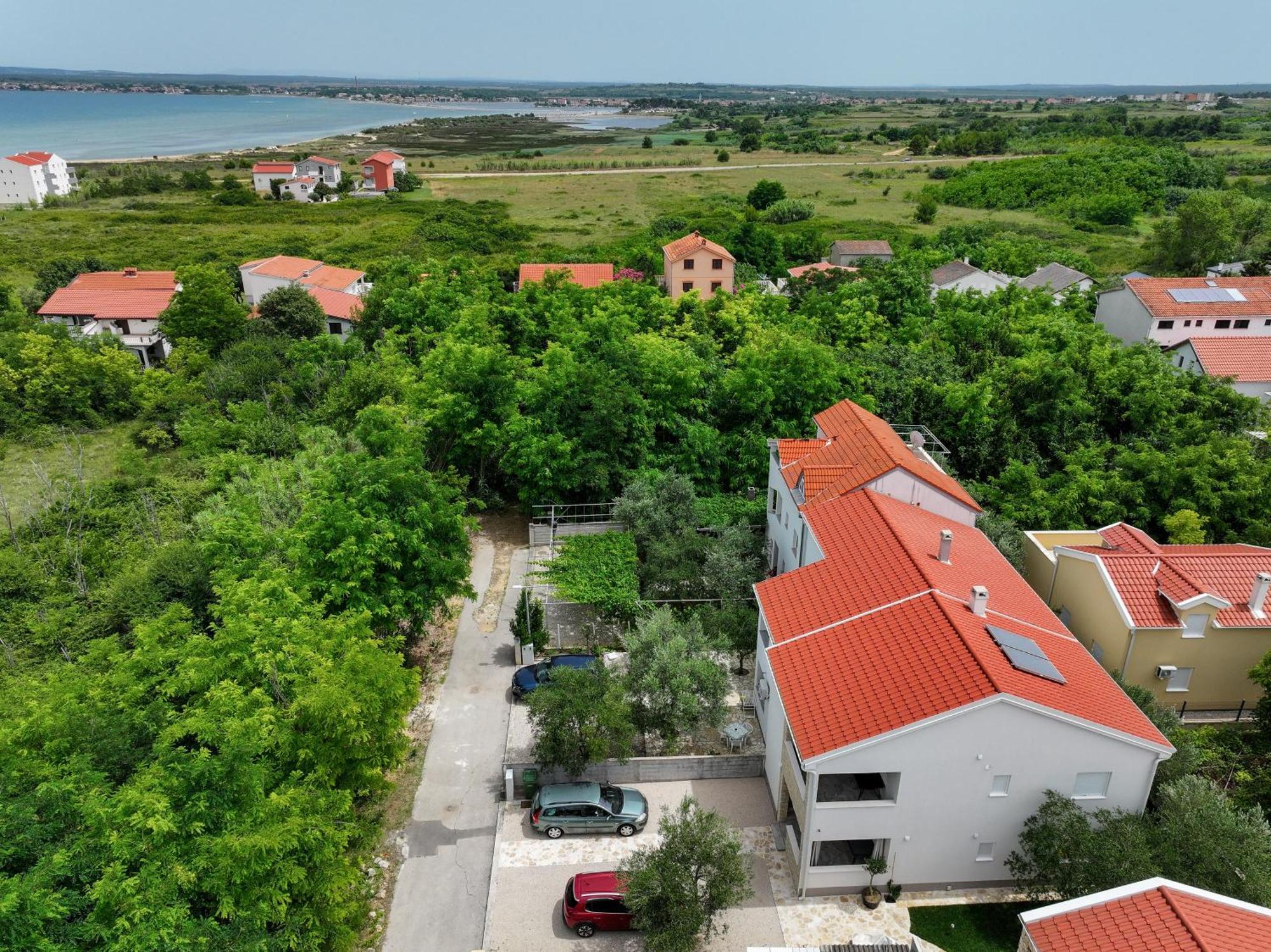 Apartments Kika Nin Exterior foto
