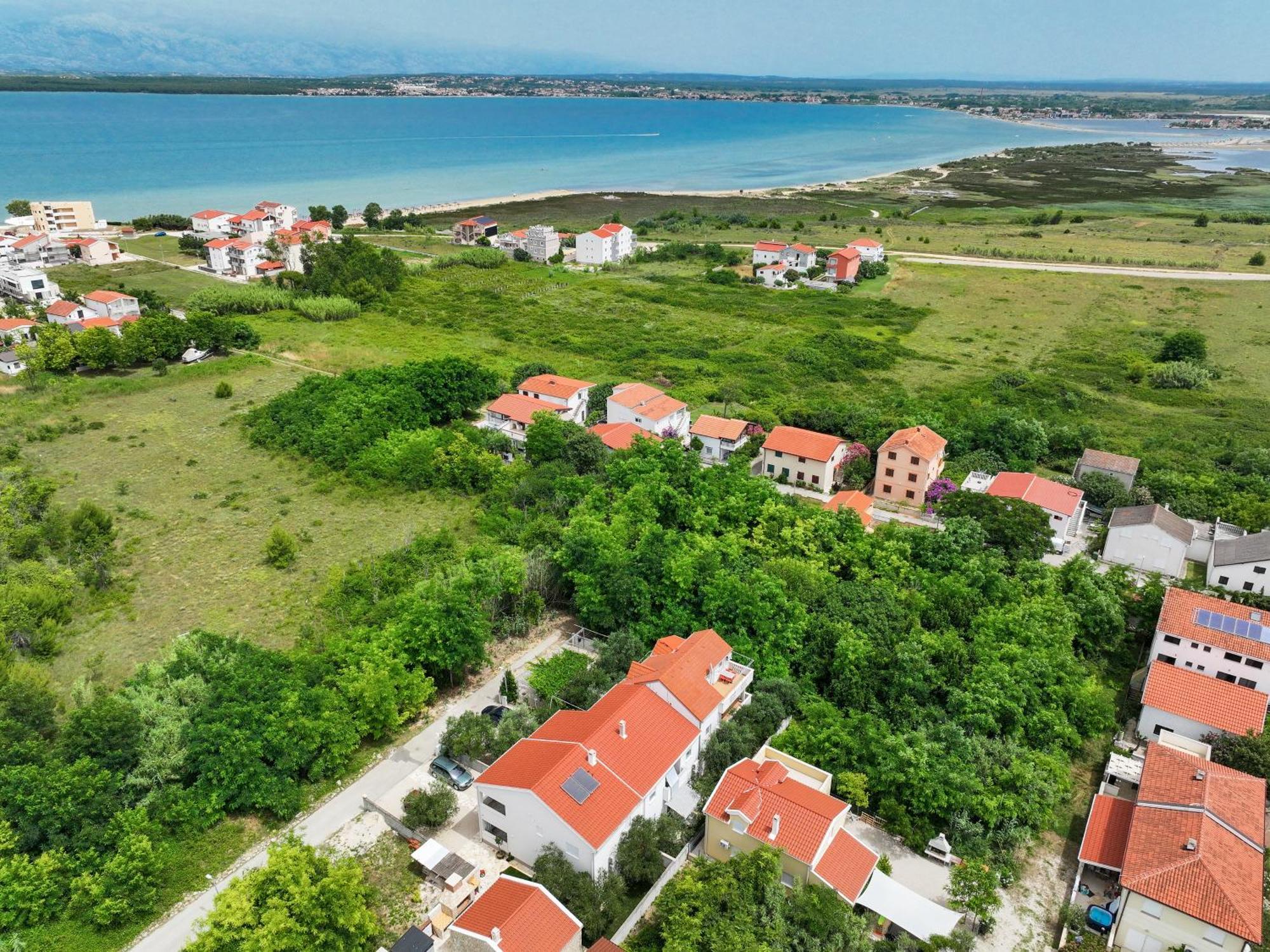 Apartments Kika Nin Exterior foto