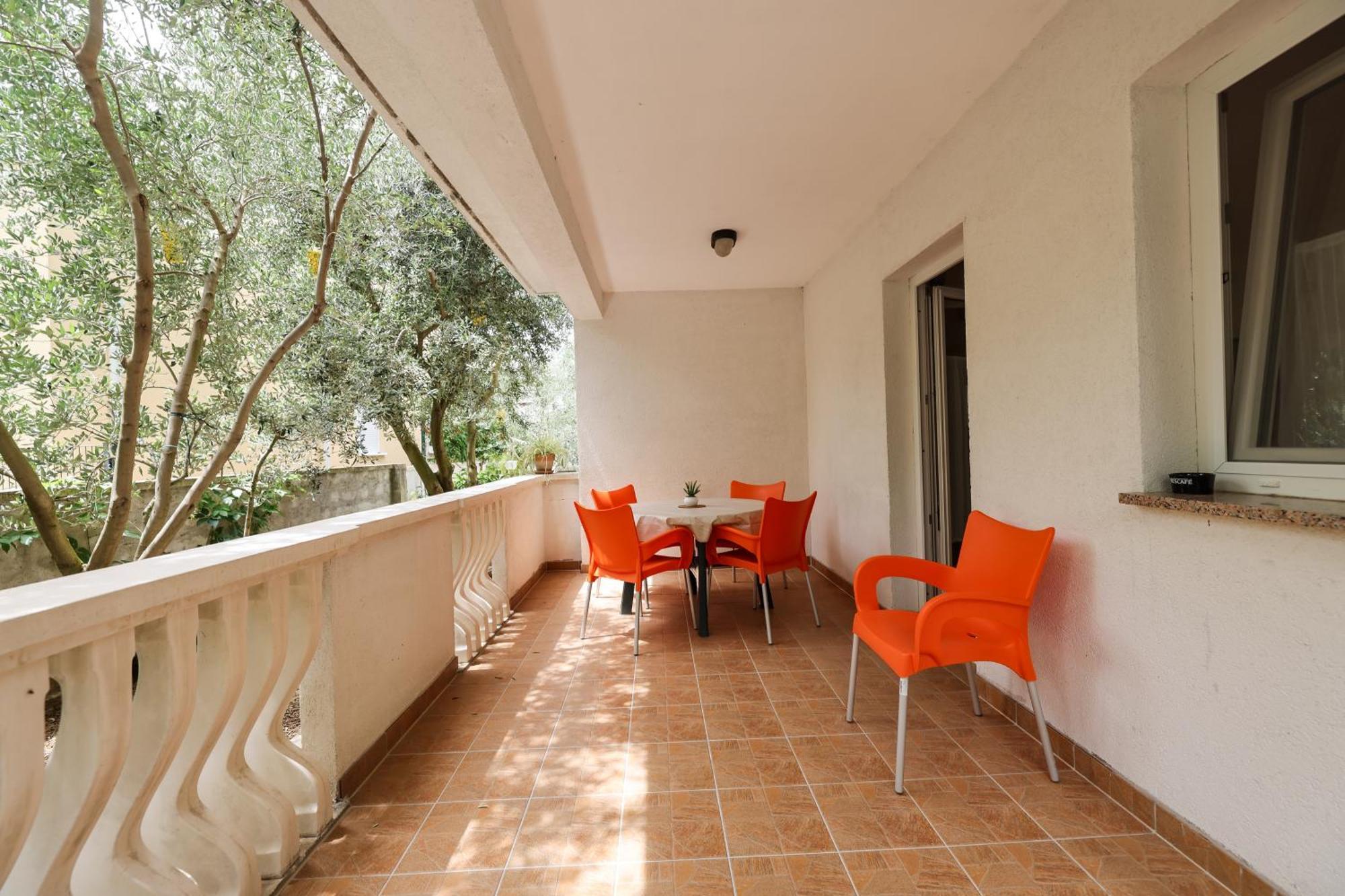 Apartments Kika Nin Exterior foto