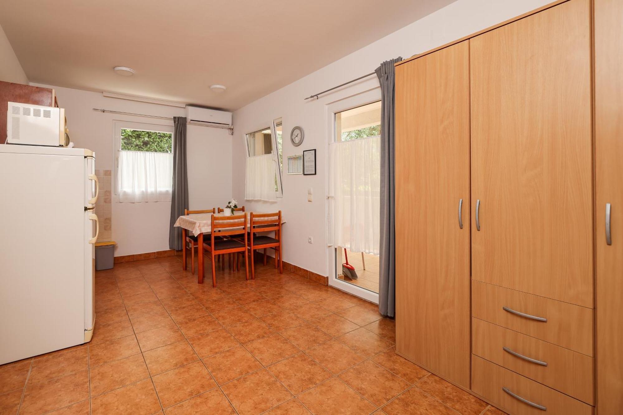 Apartments Kika Nin Exterior foto